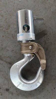 $200 • Buy Crosby BL-O 4O 1.7 Ton Swivel Lifting Hook Chain Nest Golden Gate 1051409
