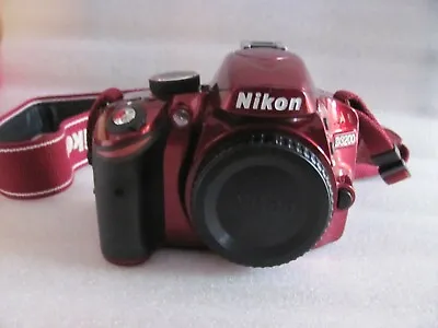 Nikon Body D3200 AF-S DX NIKKOR RED With Nikon 18-200mm Lens • $698