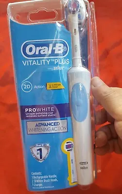 $24.81 • Buy ORAL B Toothbrush Set VITALITY PLUS New In Pack
