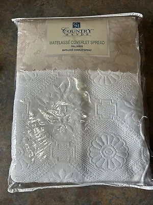 Ivory Matelasse Medallion Scalloped Reversible Cotton Quilt Set Coverlet • $65