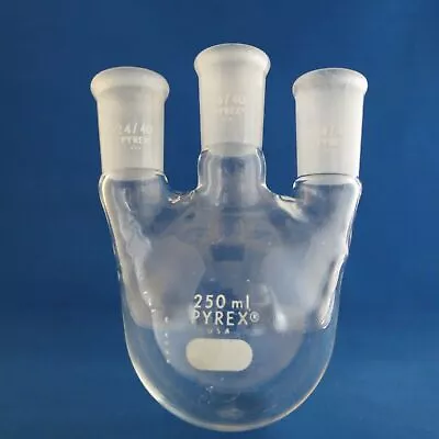 $16.95 • Buy Pyrex 250mL 3 Neck Round Bottom Flask 24/40 Vertical