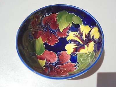 Vintage Moorcroft Pottery England Hibiscus Round Ftd Bowl 6 1/8  Excellent • $54.99