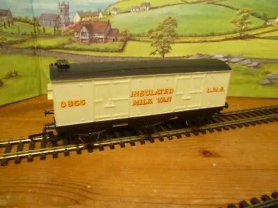 Hornby OO Gauge LMS 3 Axle Insulated Milk Van Running Number 3855 • £9.99