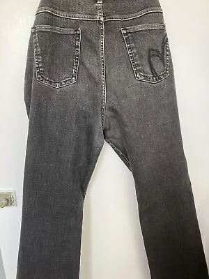 Ladies Marks & Spencer Per Una Jeans Size 18 Reg. • £2.50