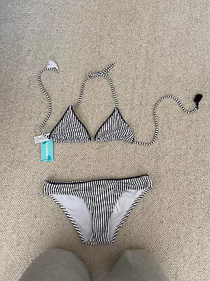 ￼ Black And White Striped Bikini Set ￼ • £20