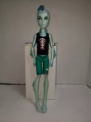 Monster High Doll Gil Webber Skull Shores Pre Owned • $14.99