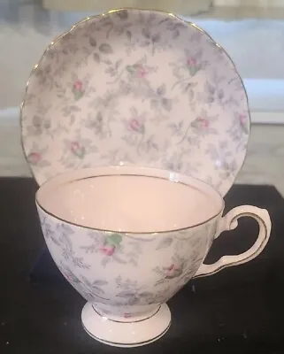 VTG Royal Tuscan Pink And Grey Floral Tea Cup & Saucer Gold Accents England   C • $15.99