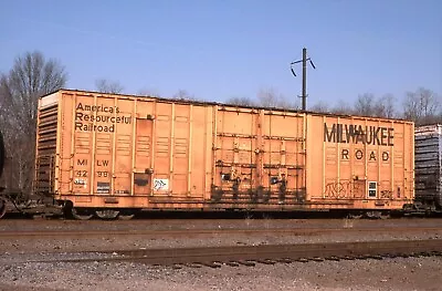 Original Slide: Milwaukee Road 4298 60' Waffle Side Double Plug Door Boxcar • $3.50