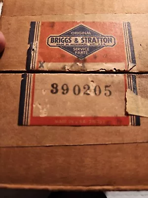 Vintage Briggs And Stratton Genuine 390205 Housing Starter 92902 Vertical [1311] • $11.99