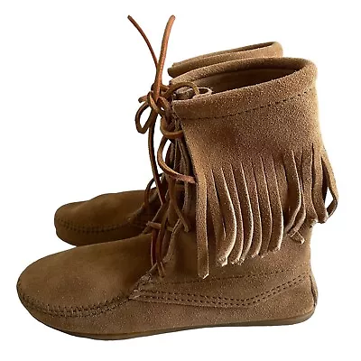 Minnetonka Tramper Bootie Taupe Big Girl Size 4 Leather Fringe Lace Up Prairie • $29