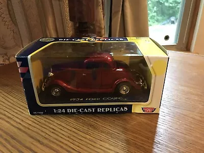 Vintage Motor Max 1934 Ford Coupe 1:24 Scale  • $18