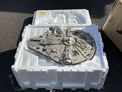 Master Replicas - Star Wars - LE MILLENNIUM FALCON - RARE - READ Lite Damage • $9999.99