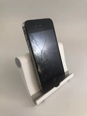 Faulty Cracked Apple IPhone 4S Black IOS Smartphone  • £2.99