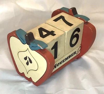 £9.74 • Buy Perpetual Wooden Desk Calendar Handcrafted Apple Shaped Teachers