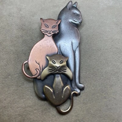 $0.99 • Buy Unusual Vintage Trio Of Cats Brooch Pin