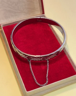 £4.99 • Buy Vintage  Bracelet 1970s Bangle Silver Tone Diamond Cut Costume Jewellery