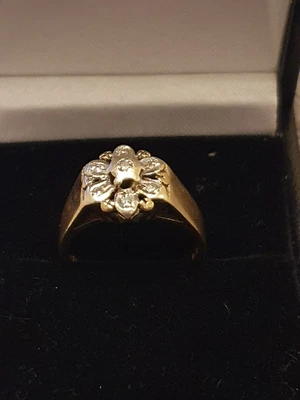 £80 • Buy VINTAGE SOLID 9ct GOLD 7 DIAMOND CLUSTER FLOWER RING SIZE L