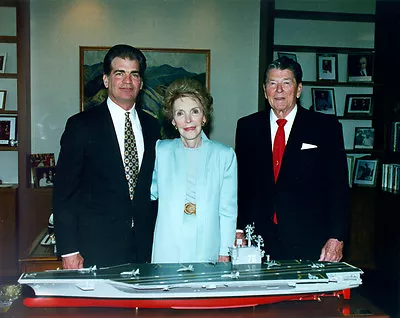 Ronald Reagan & Nancy With Uss Ronald Reagan Model - 8x10 Photo (ep-813) • $8.87