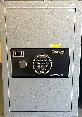 CMI MINIGUARD Digital SAFE MODEL MG4D 2 Shelfs 65kg Brisbane Inspectionswelcomed • $1100