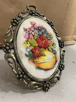 Vintage Victorian Style Needlepoint Flowers Standing Picture Frame NLhB • $12