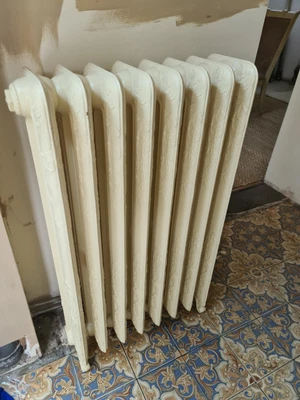 £450 • Buy Lovely Decorative Victorian Cast Iron Radiator Floor Standing In Kent