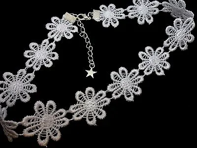 A Ladies Girls Pretty White Daisy Flowers  Festival Choker Necklace . New. • £2.99