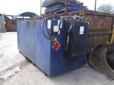 £760 • Buy Used 5000l Diesel Tank With Pump