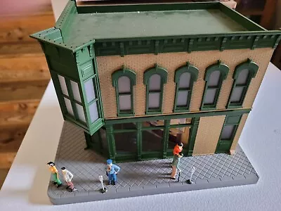 MTH 30-9035 Corner Building Jewelry Store Lighted 2 Story O Gauge With Figurines • $53