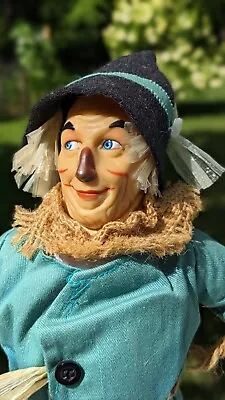 Vintage Collectible Wizard Of Oz Scarecrow 1987 Yellow Brick Road Stand P3801 • $29.95