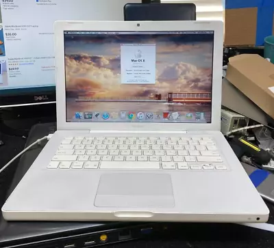 Apple MacBook A1181 13  Laptop Intel Core 2 Duo 2GHz 2GB OSX 10.7 160GB Hard D • $30