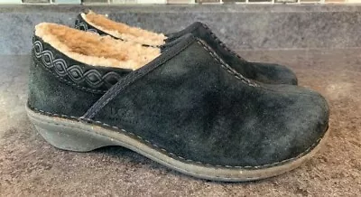 UGG AUSTRALIA Women's Bettey 1757 Black Suede Leather Sheepskin Shoe Size 6 • $21