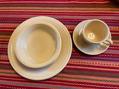 VINTAGE FIESTAWARE Used OLD STOCK 5 PIECE PLACE SETTING FIESTA YELLOW • $15