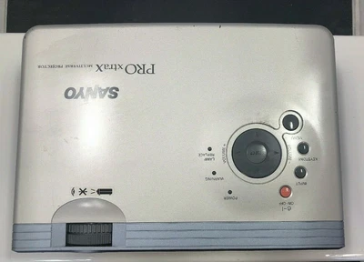 £25 • Buy SANYO Pro  XtraX PLC-XU41 Projector *** FAULTY FOR SPARES OR REPAIR ***