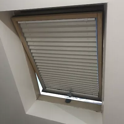 WHITE BLACKOUT PLEATED SKYLIGHT BLIND For VELUX GGL 4 Or S06 Or 606 - THERMAL • £44.99