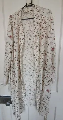 Lady's Dressing Gown 100% Viscose - Size 12-14 • £12.59