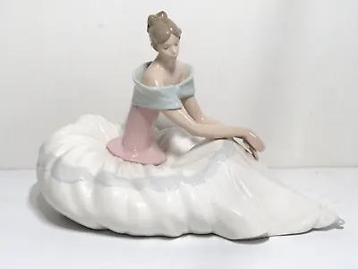 NAO Lladro Seated Lady Ballerina Hope Figurine No. 1266 In Excellent Condition • £55