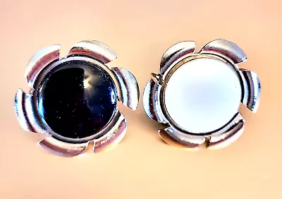 Vintage Sarah Coventry  Color Frame  Earrings Black/White Reversible Clip Silver • $11.96