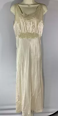 Vtg 40’s-50’s Terri Lu Lace Long Satin Shiny Champagne Peach Nightgown Slip M 34 • $59.95