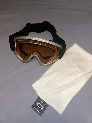 Oakley Ski Goggles Amber Lens Logo Strap Wide Lens Cloth Cleaning Pouch Vintage • $24.97