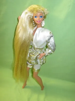 VINTAGE 1992 Extra Long #2308 HOLLYWOOD HAIR BARBIE Doll In Outfit & Earrings • $24.99