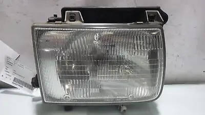 98 INFINITI QX4 RIGHT Headlamp  • $140