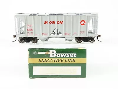 HO Scale Bowser 40461 CIL Monon 70 Ton 2-Bay Covered Hopper #4240 • $29.95
