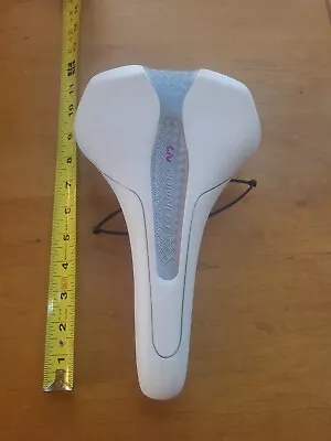 $15.29 • Buy Giant Liv Seat Connect Fitness Hybrid Upright Bike Saddle White New
