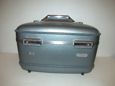 Vintage American Tourister Blue Hard Shell Train Make-Up Case With Mirror • $76.23