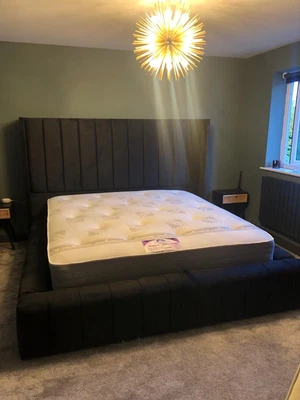 Bespoke Chesterfield Plush Velvet Nina Wingback Bed Frae - Attress/Gas Lift - UK Ade - Double