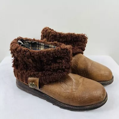 Mukluks Size 8 Brown Snakeskin Pattern Knit Foldover Ankle Boots  • $15.60