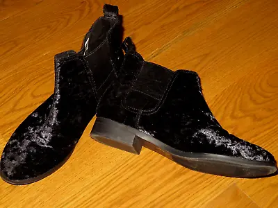 TOMS Black ELLA CHELSEA Crushed VELVET Slip-On ANKLE BOOTS Women 7 • $12.99
