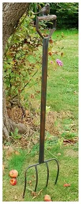 Bird On A Garden Fork Garden Ornament Sculpture - Cast Iron (127cm Tall) • £99.99