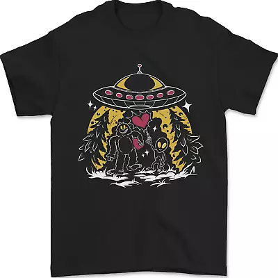 Bigfoot & Alien UFO Mens T-Shirt 100% Cotton • £8.49