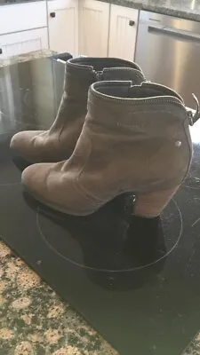 Crown Vintage Women Sized 8M Wendy Olive Green/Brown Side Zip Suede Boots CLEAN • $24